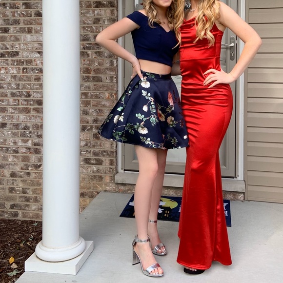 Dark blue floral 2 pc dress! - Picture 2 of 6